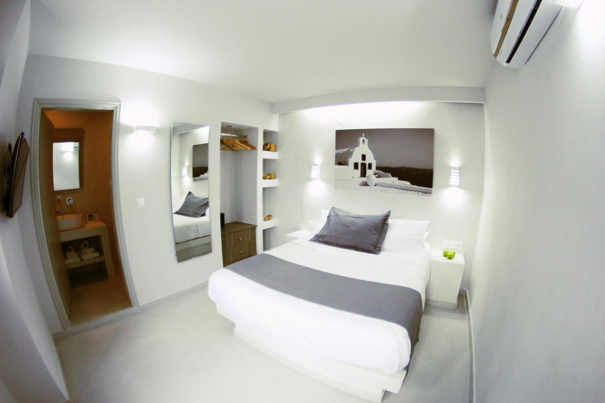 Happy Fish Rooms- Beachfront Perissa  Esterno foto