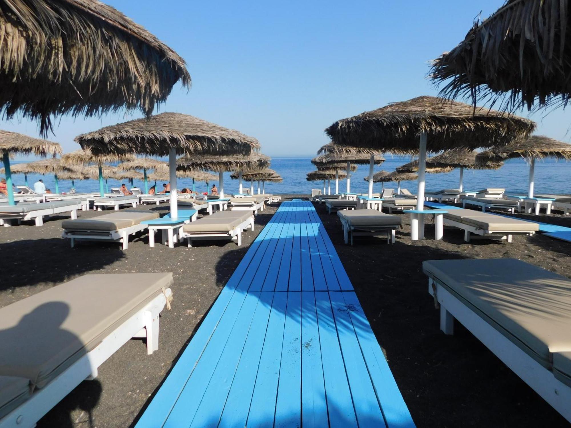 Happy Fish Rooms- Beachfront Perissa  Esterno foto
