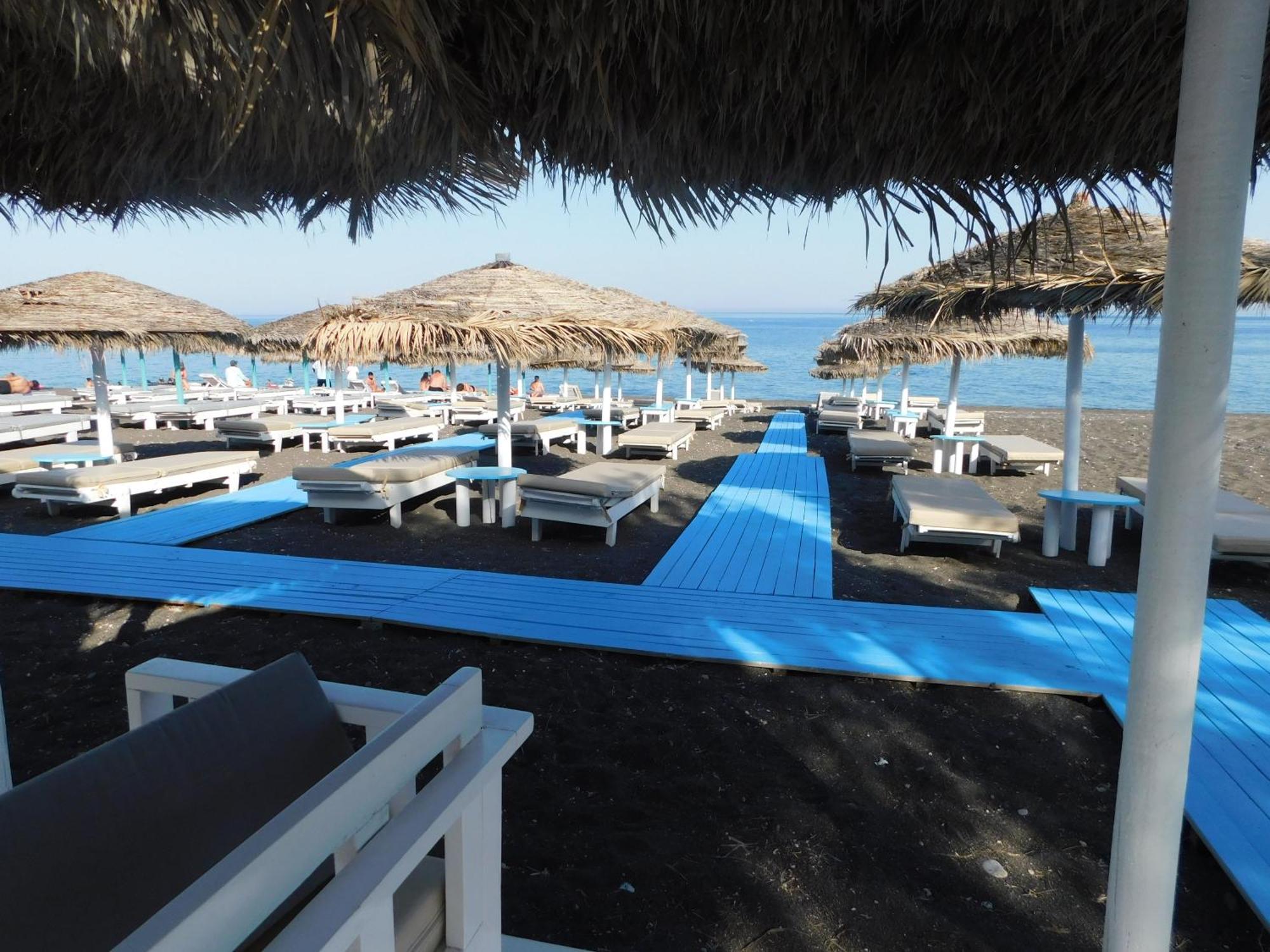 Happy Fish Rooms- Beachfront Perissa  Esterno foto